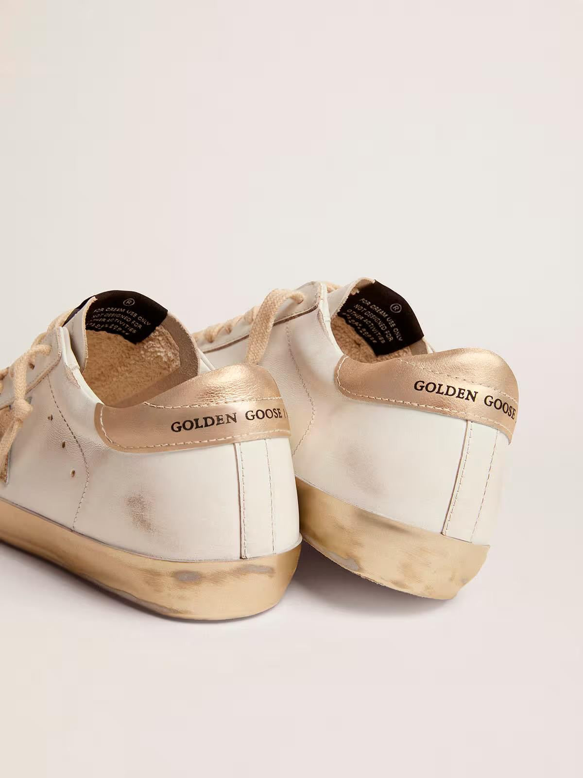 Super-Star cuir blanc, détails dorés et clous métalliques - Golden Goose