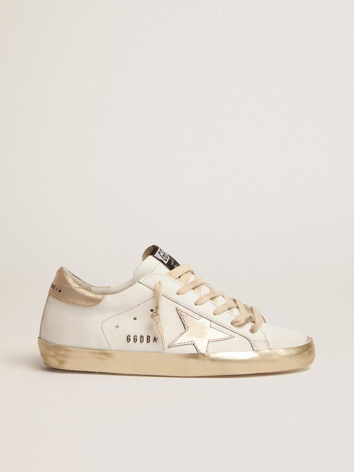 Super-Star cuir blanc, détails dorés et clous métalliques - Golden Goose